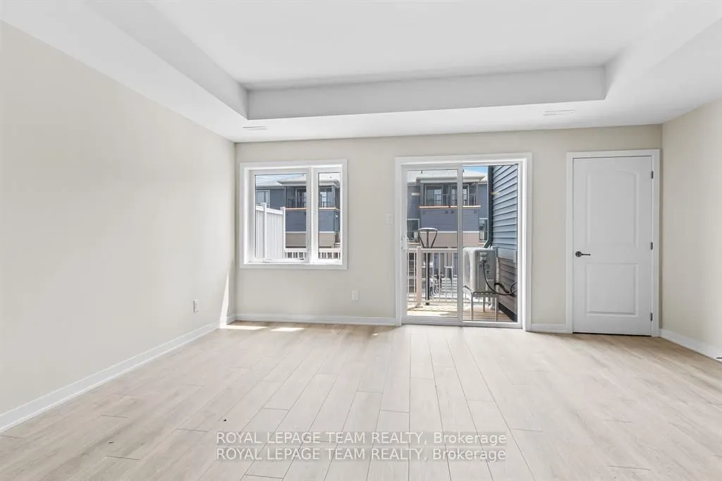 712 Parnian Private, #712