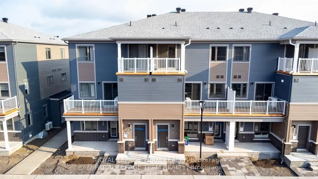 712 Parnian Private, #712