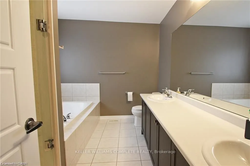 23 SCARLETWOOD Street