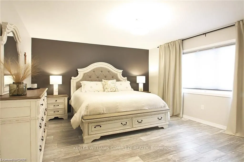 23 SCARLETWOOD Street