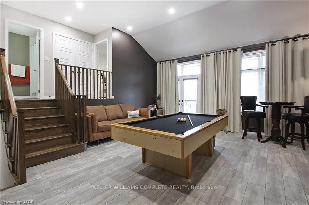 23 SCARLETWOOD Street