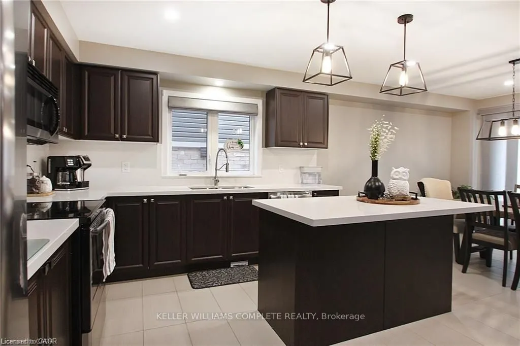 23 SCARLETWOOD Street