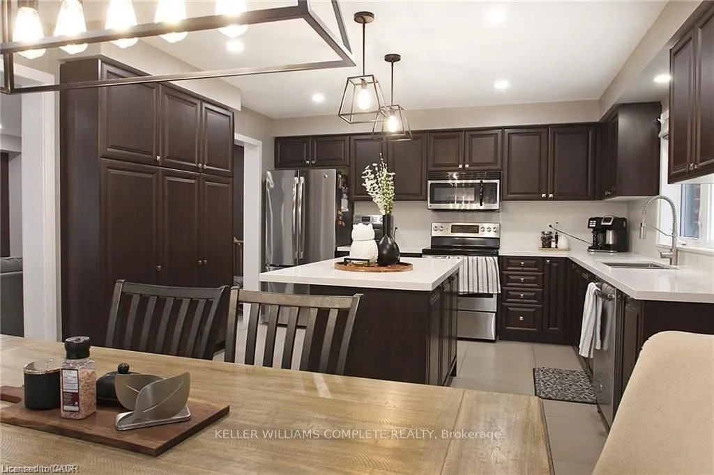 23 SCARLETWOOD Street