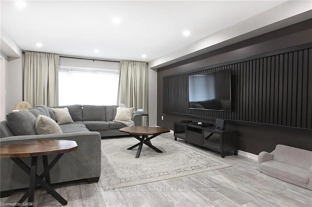 23 SCARLETWOOD Street