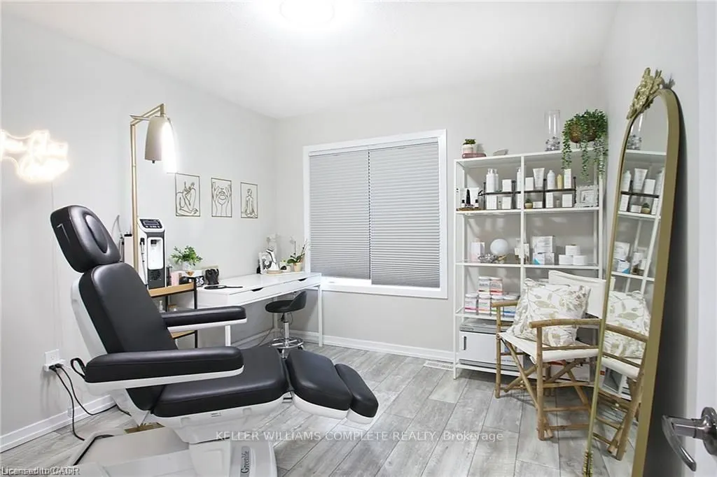 23 SCARLETWOOD Street