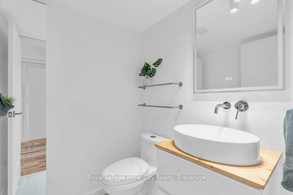 19 Woodlawn Road E, #511