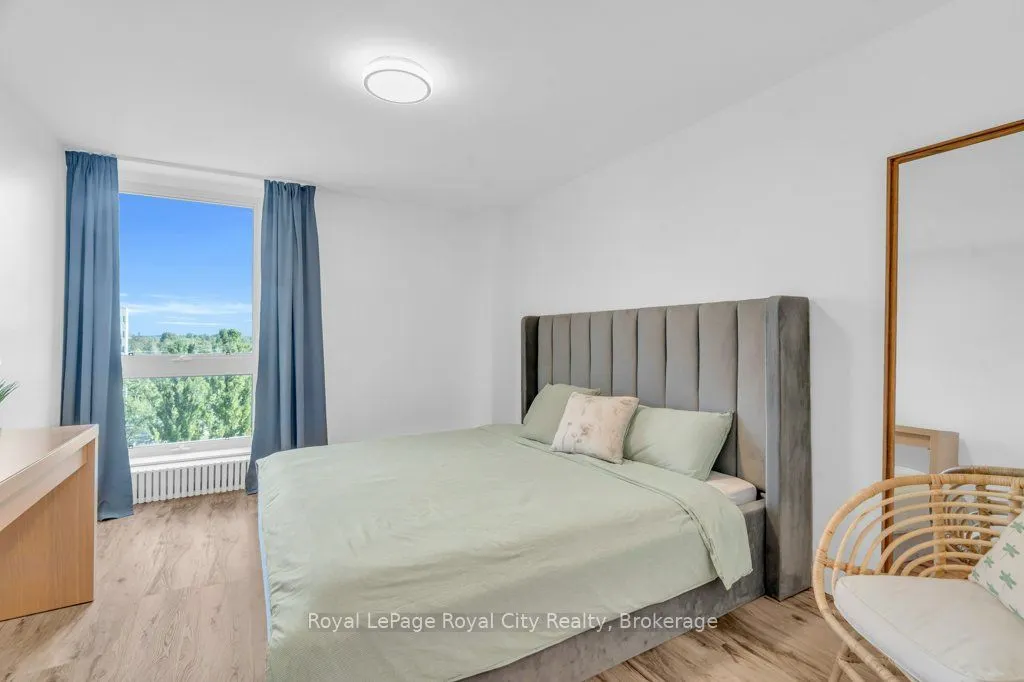 19 Woodlawn Road E, #511