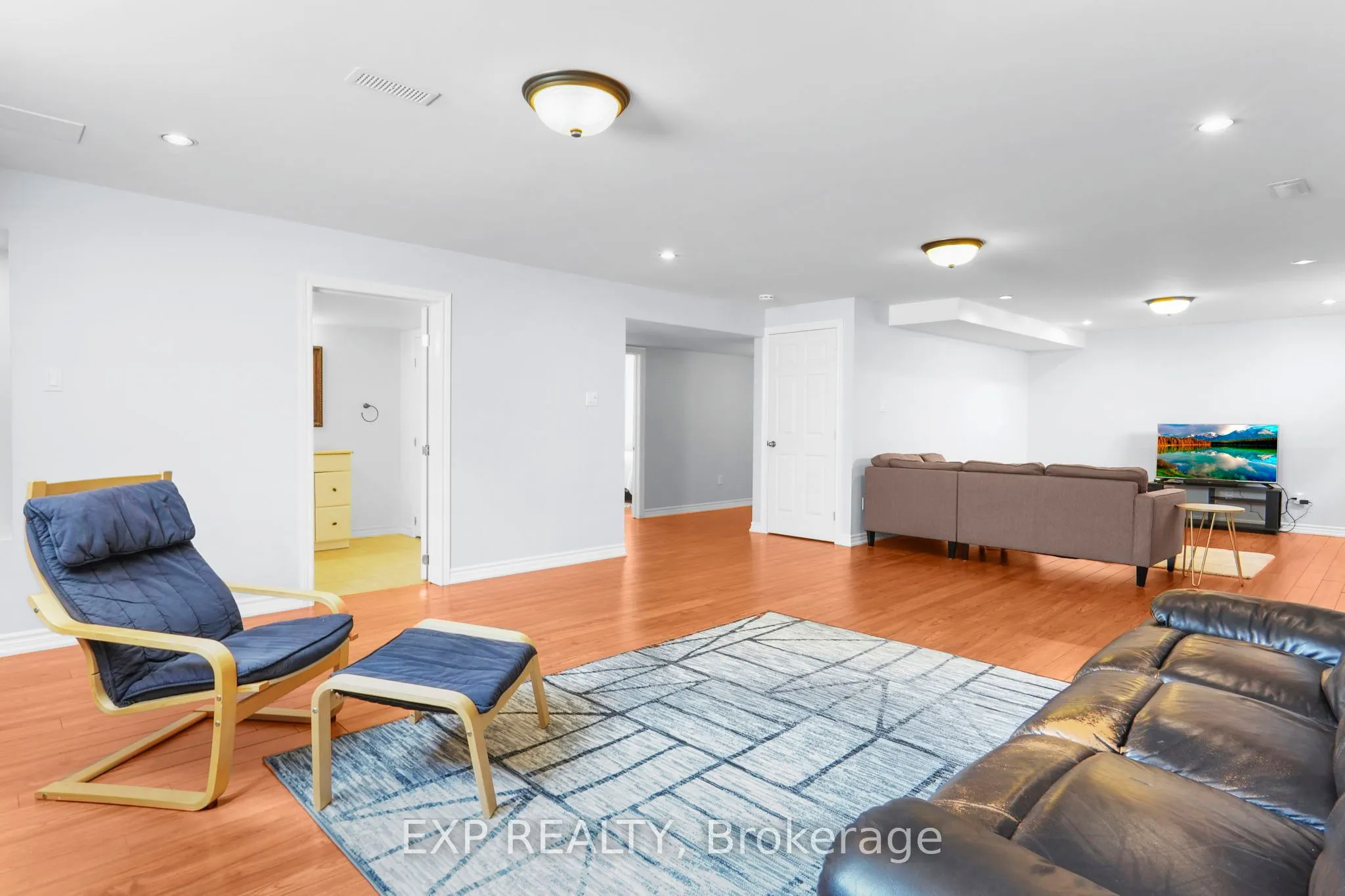 114 ECHOWOODS Avenue