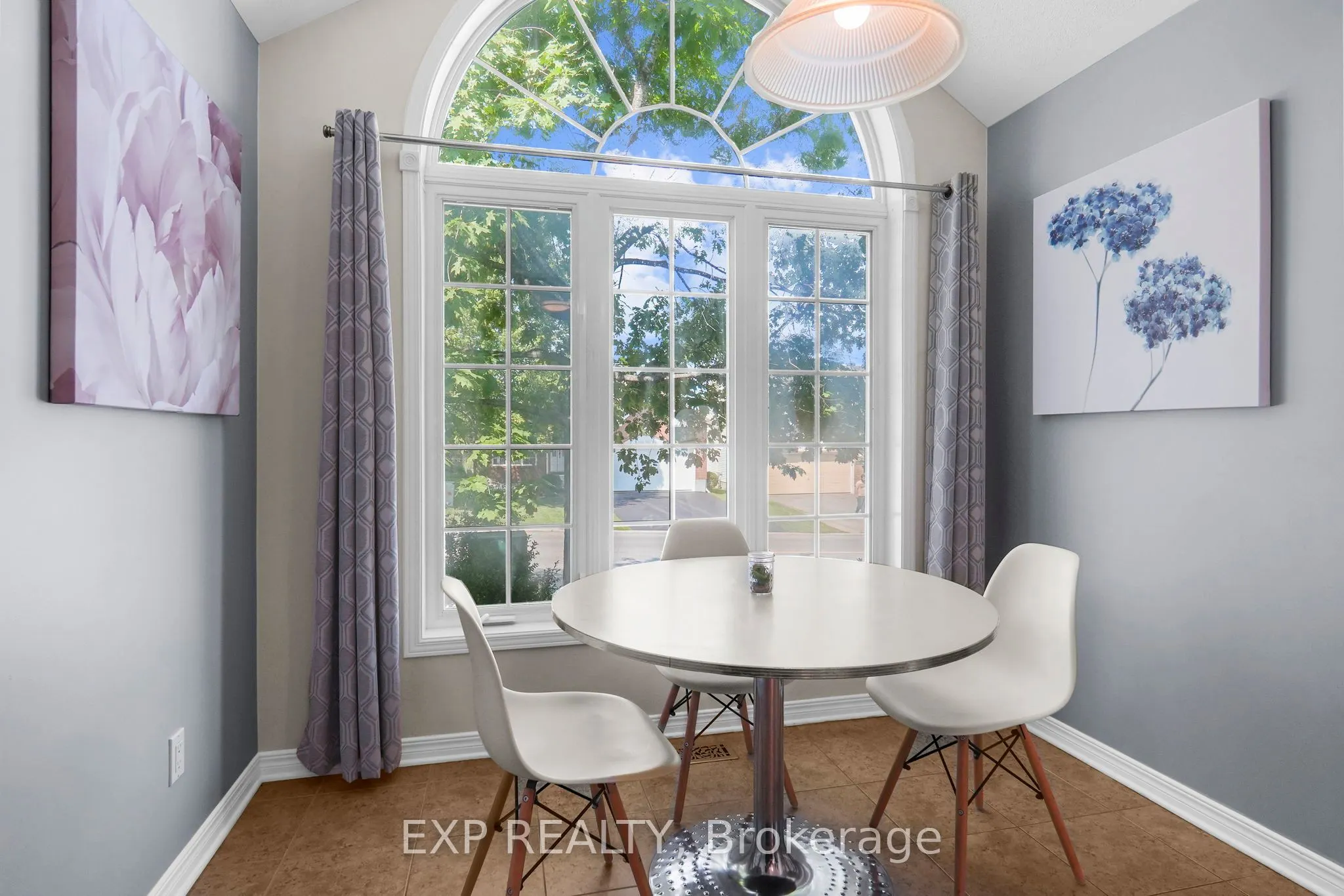 114 ECHOWOODS Avenue