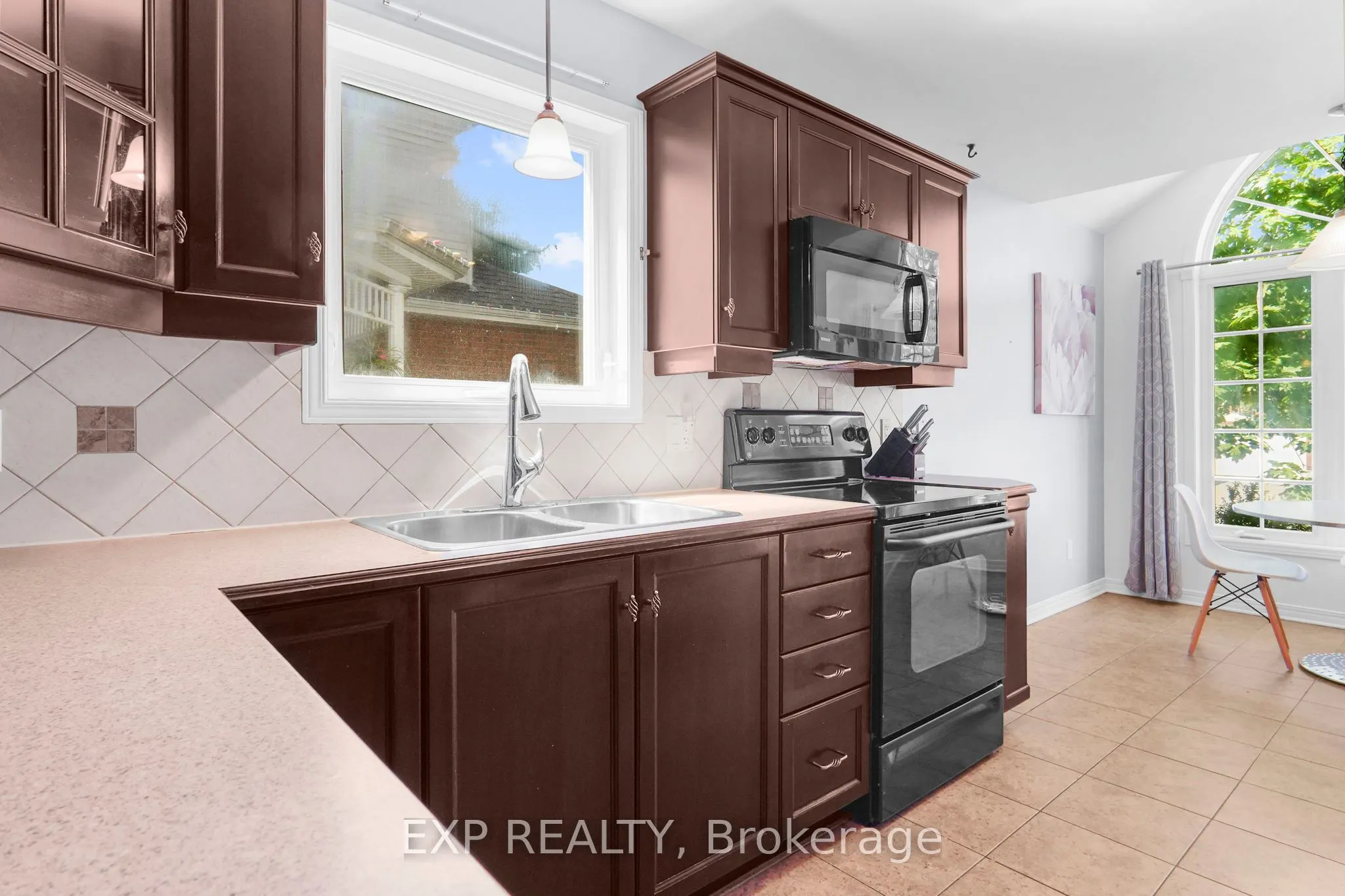 114 ECHOWOODS Avenue