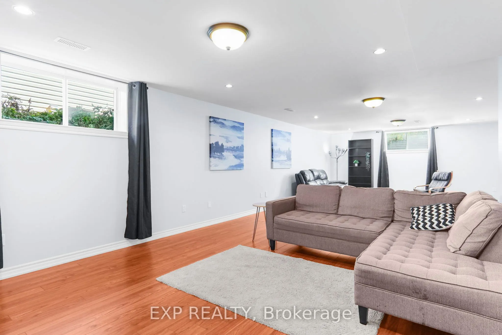 114 ECHOWOODS Avenue