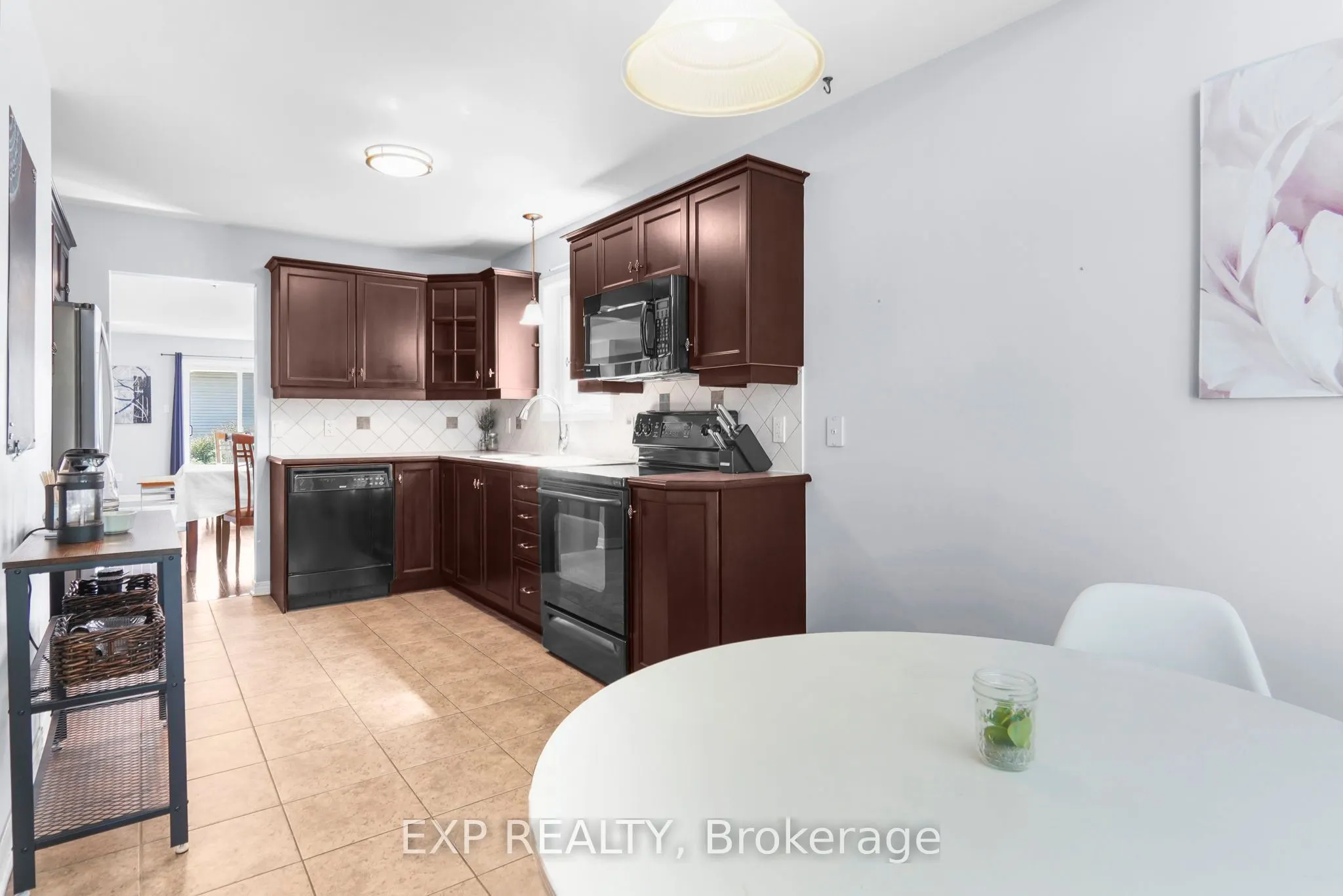 114 ECHOWOODS Avenue