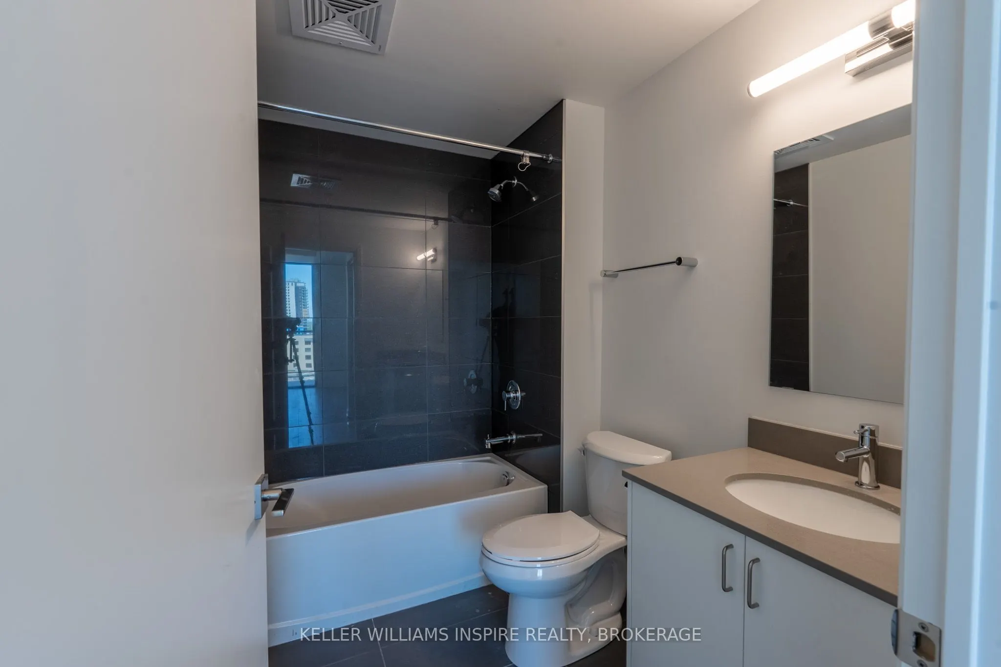 223 Princess Street, #902