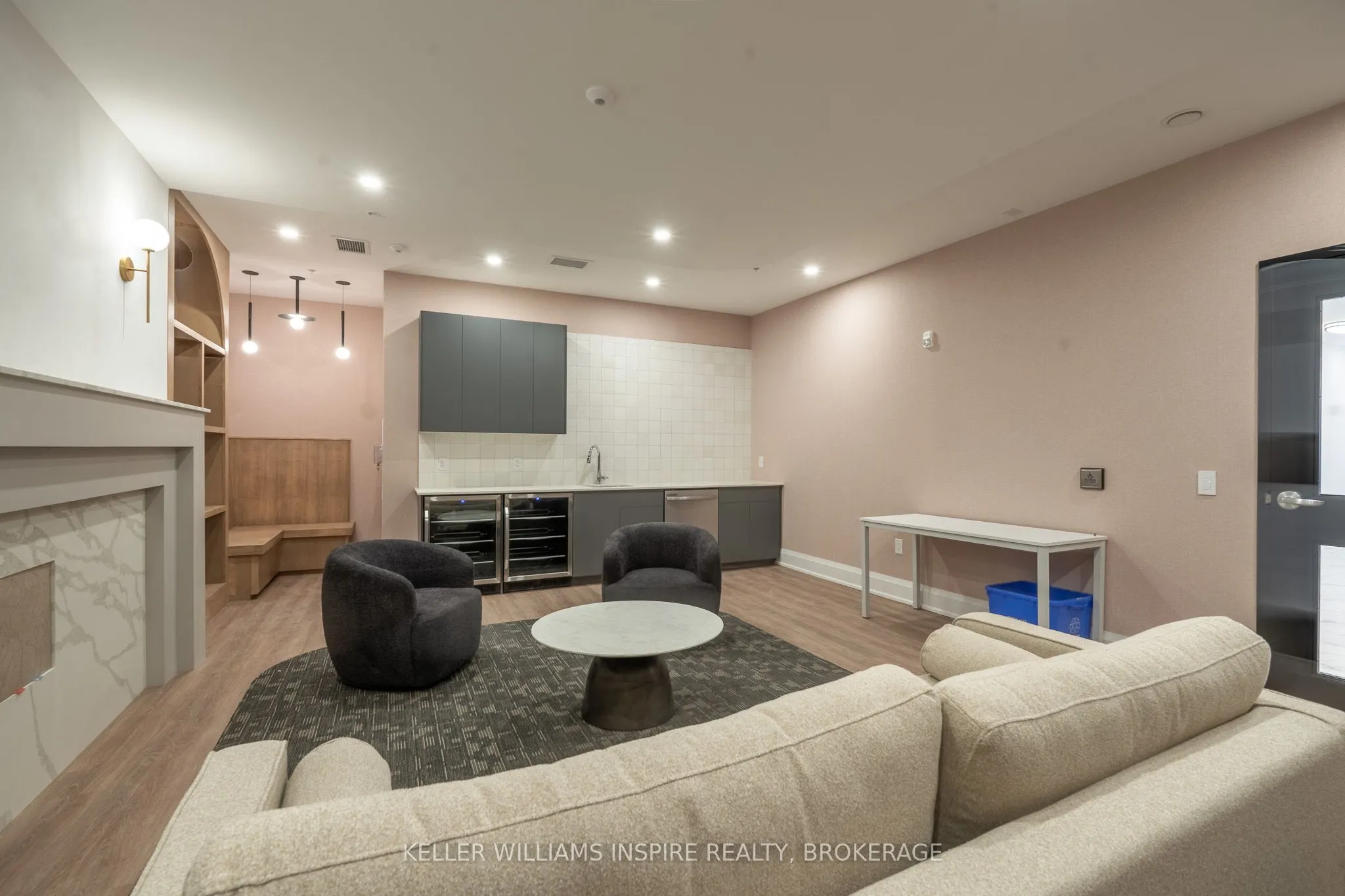 223 Princess Street, #902