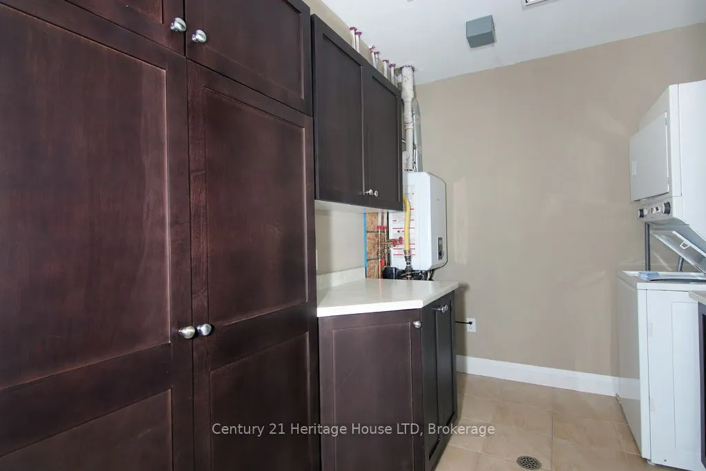 26 Wellington Street, #404