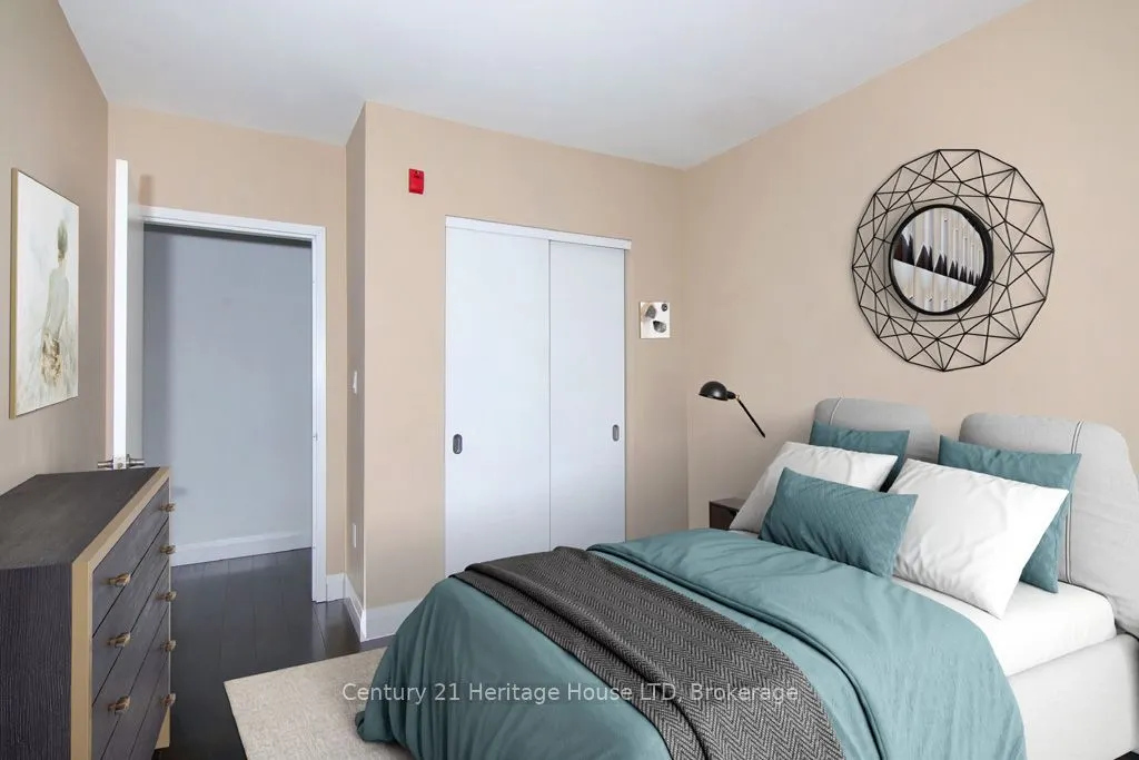 26 Wellington Street, #404