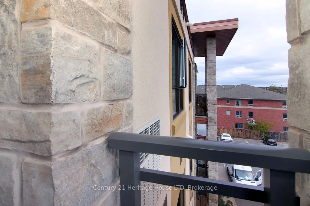 26 Wellington Street, #404