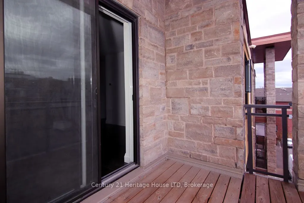 26 Wellington Street, #404