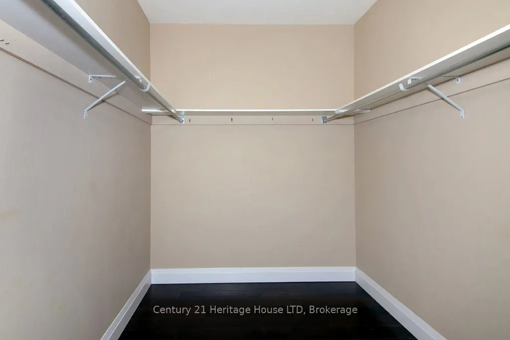 26 Wellington Street, #404