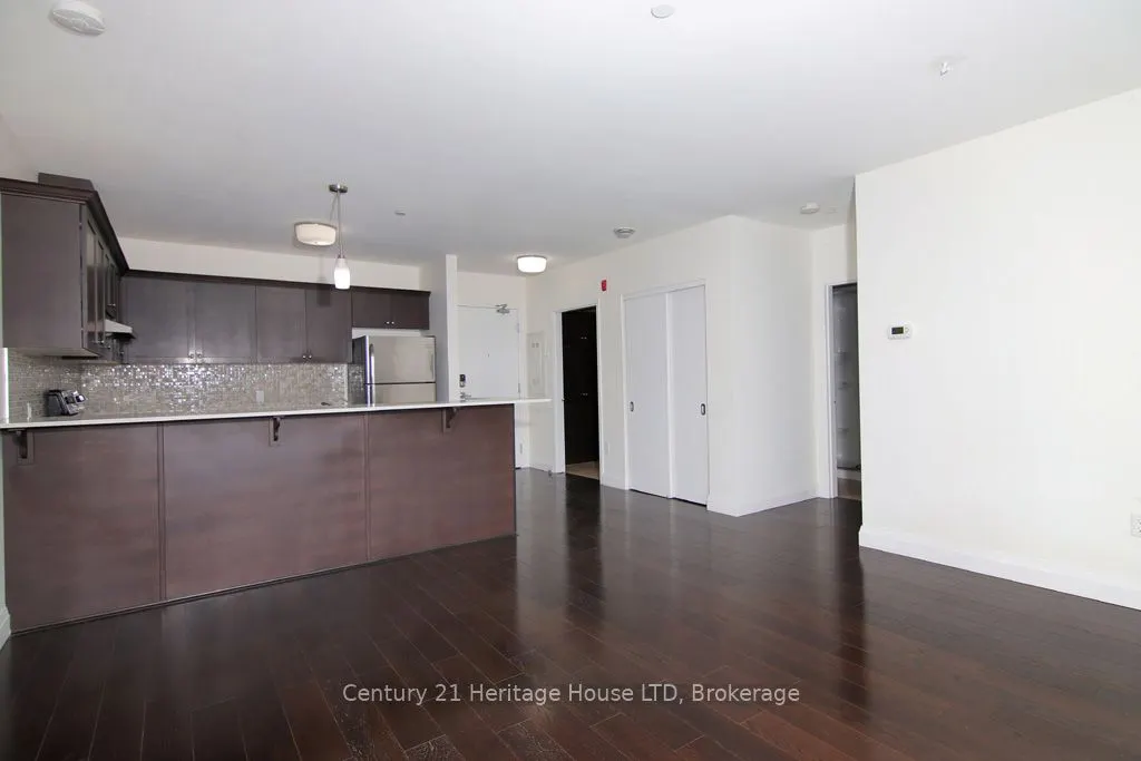 26 Wellington Street, #404