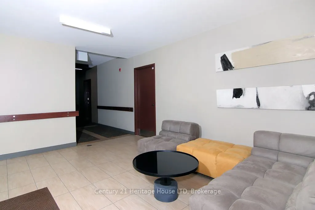 26 Wellington Street, #404