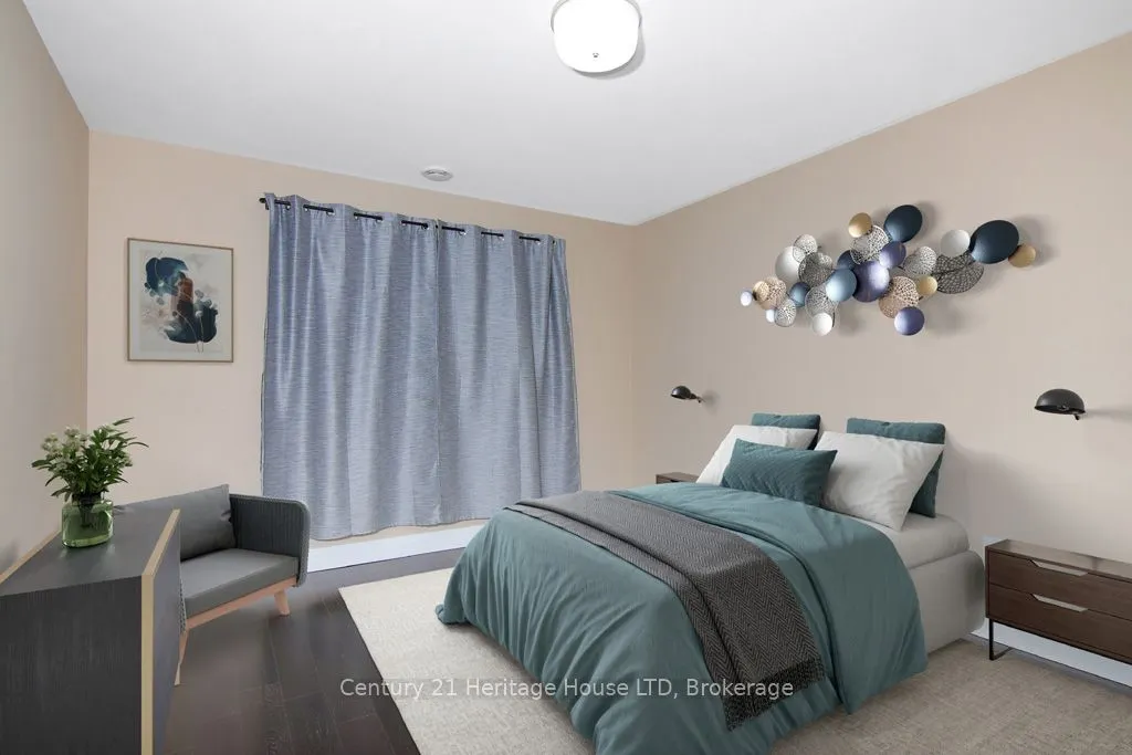 26 Wellington Street, #404