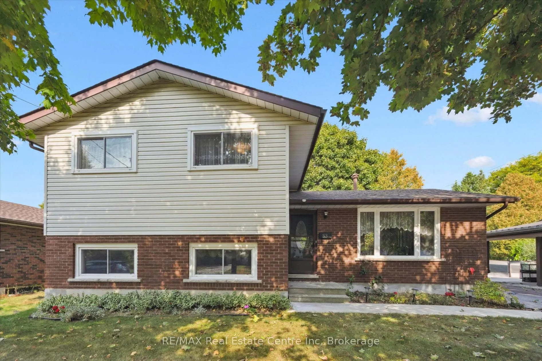 33 Hastings Boulevard