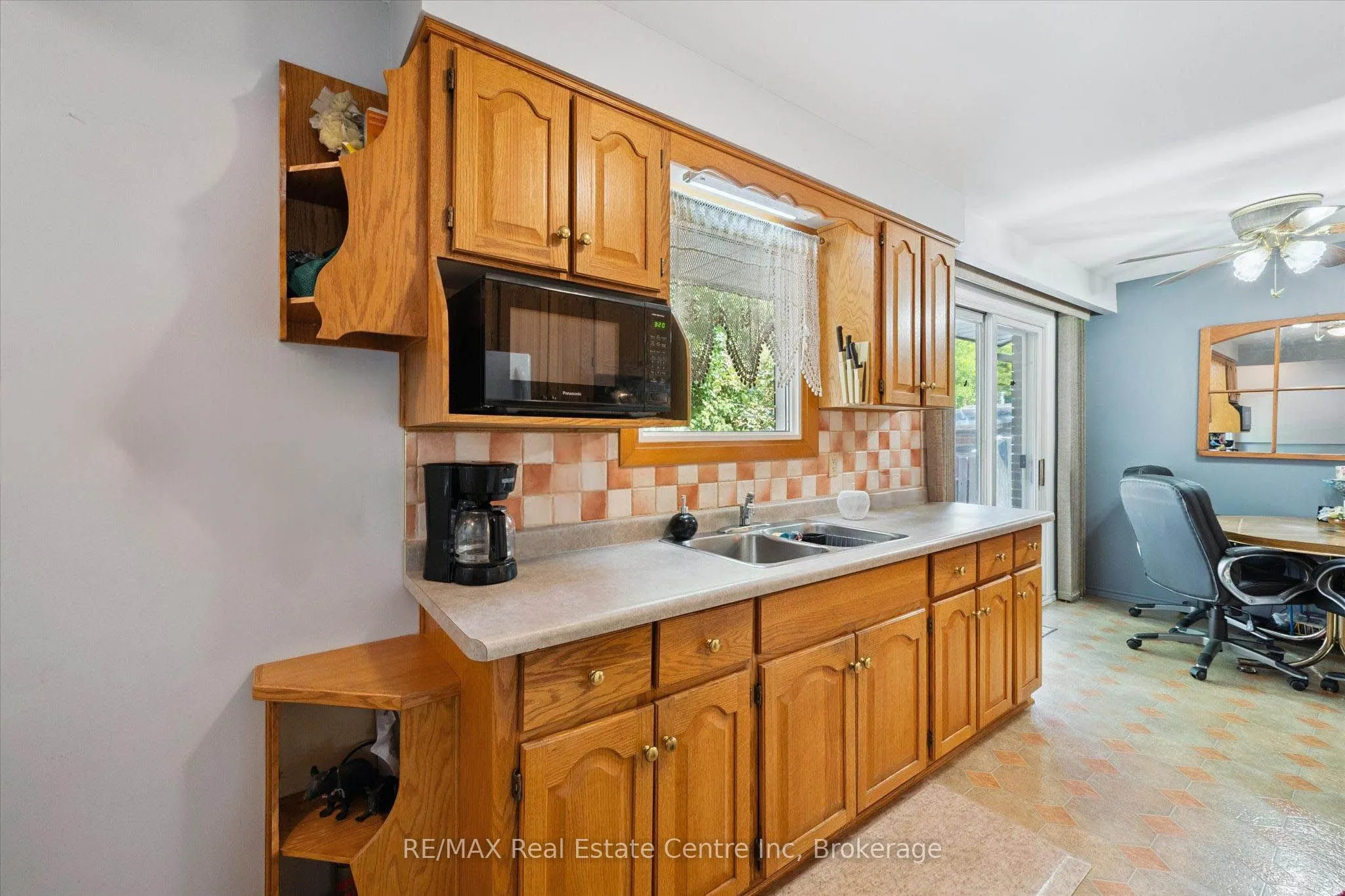 33 Hastings Boulevard