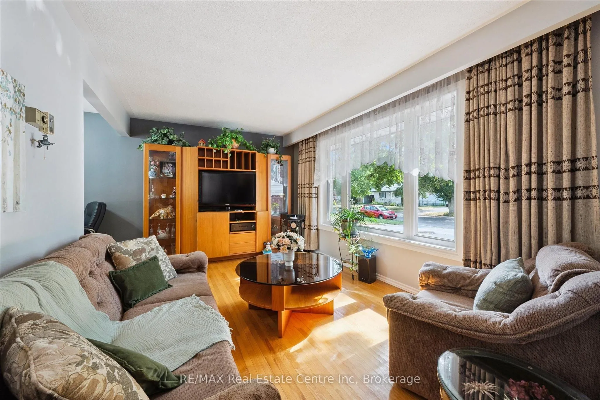 33 Hastings Boulevard