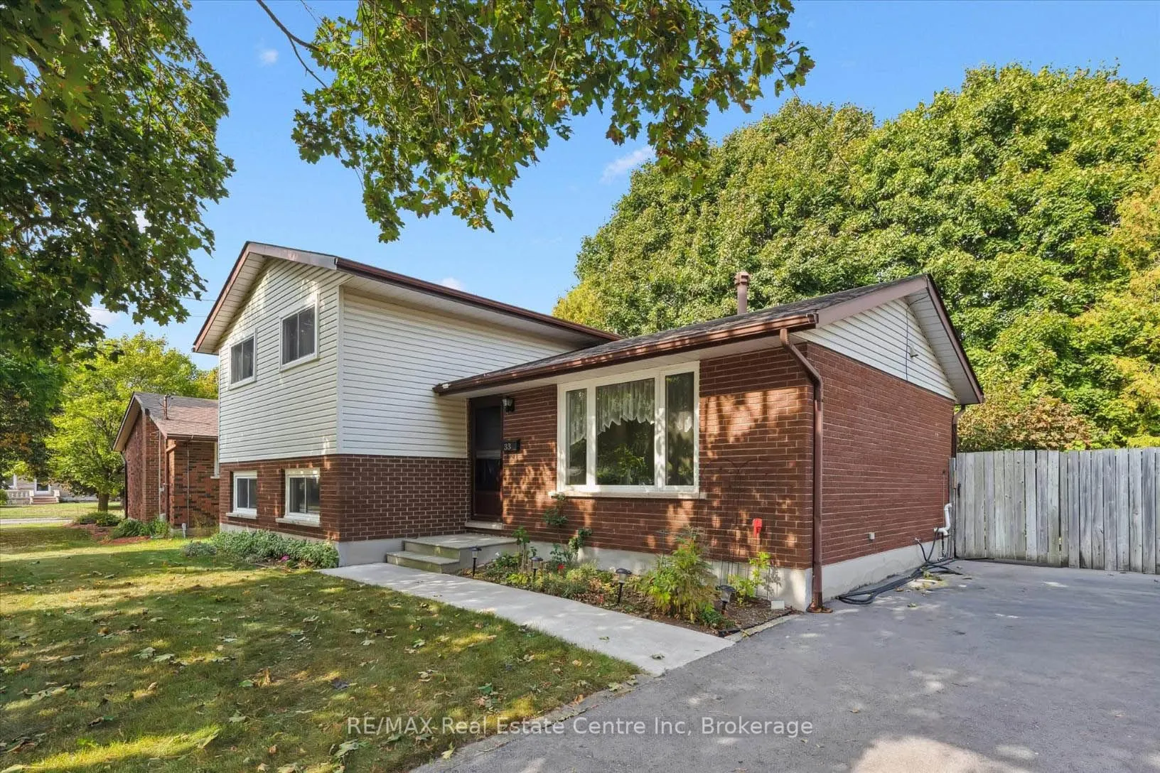 33 Hastings Boulevard