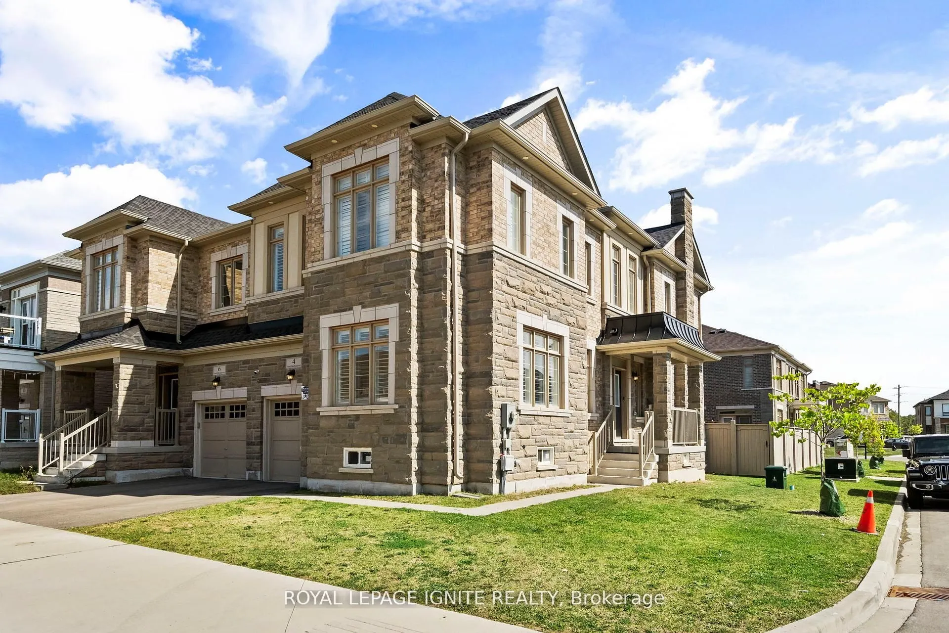 4 Great Falls Boulevard