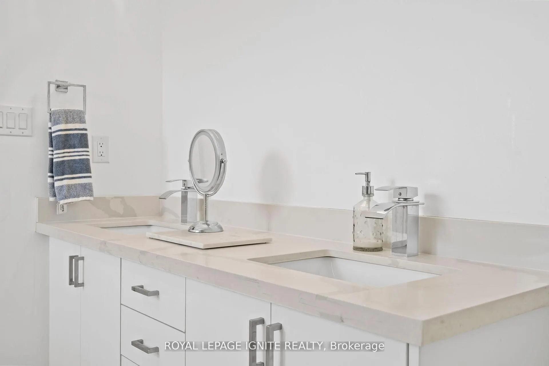 4 Great Falls Boulevard