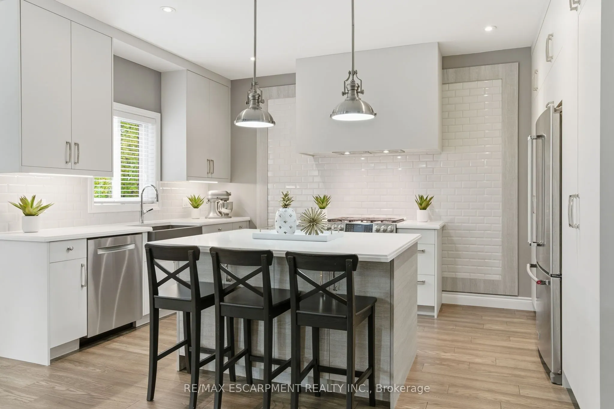 32 Hinrichs Crescent