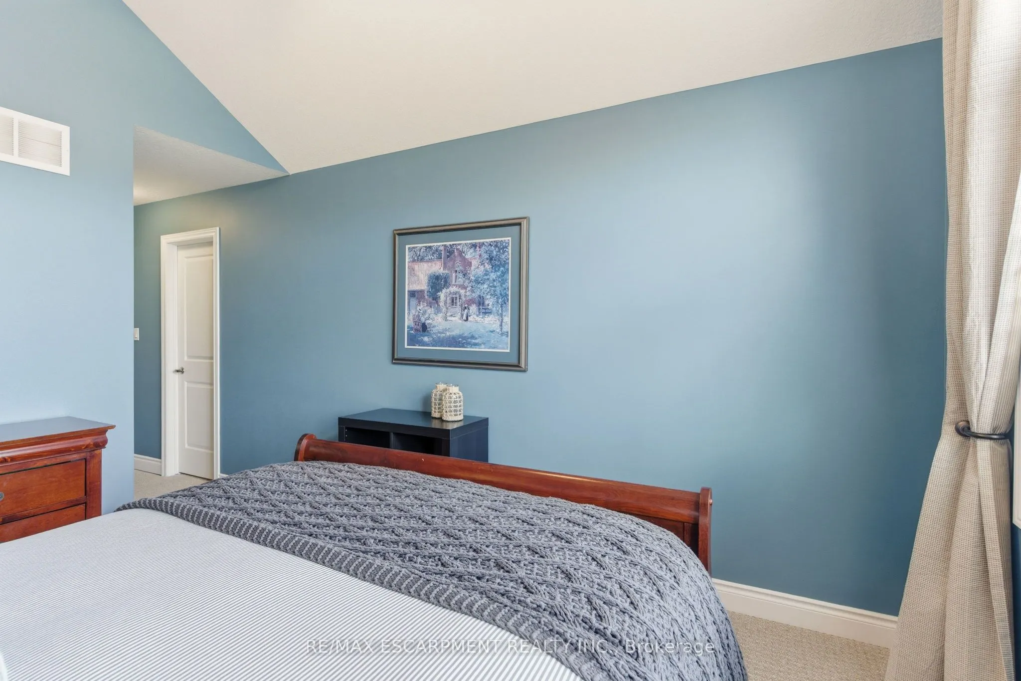 32 Hinrichs Crescent