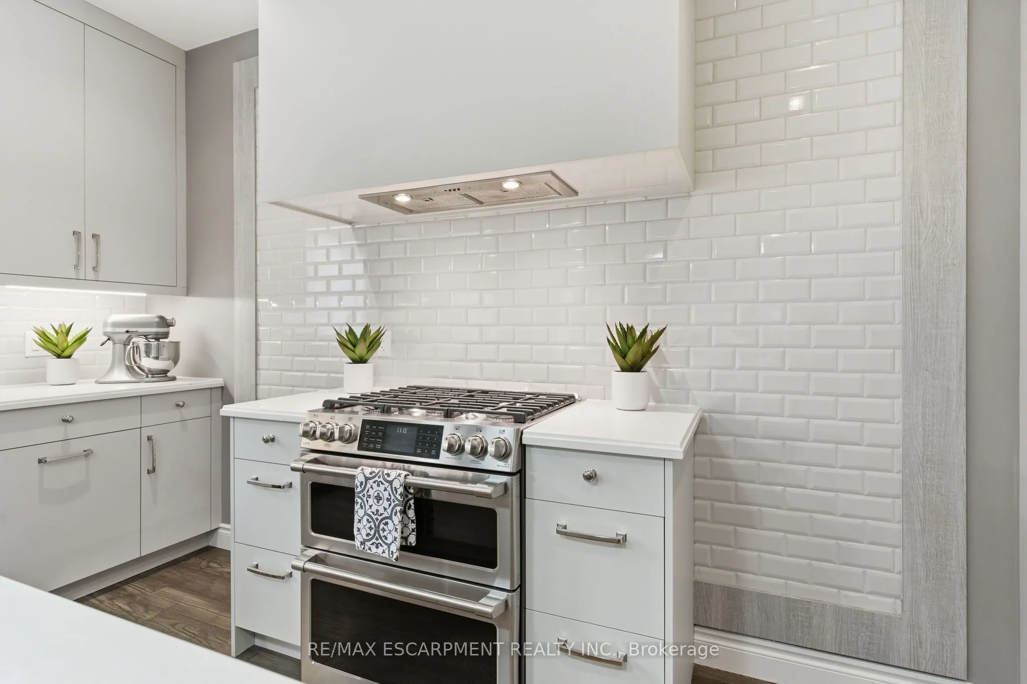 32 Hinrichs Crescent