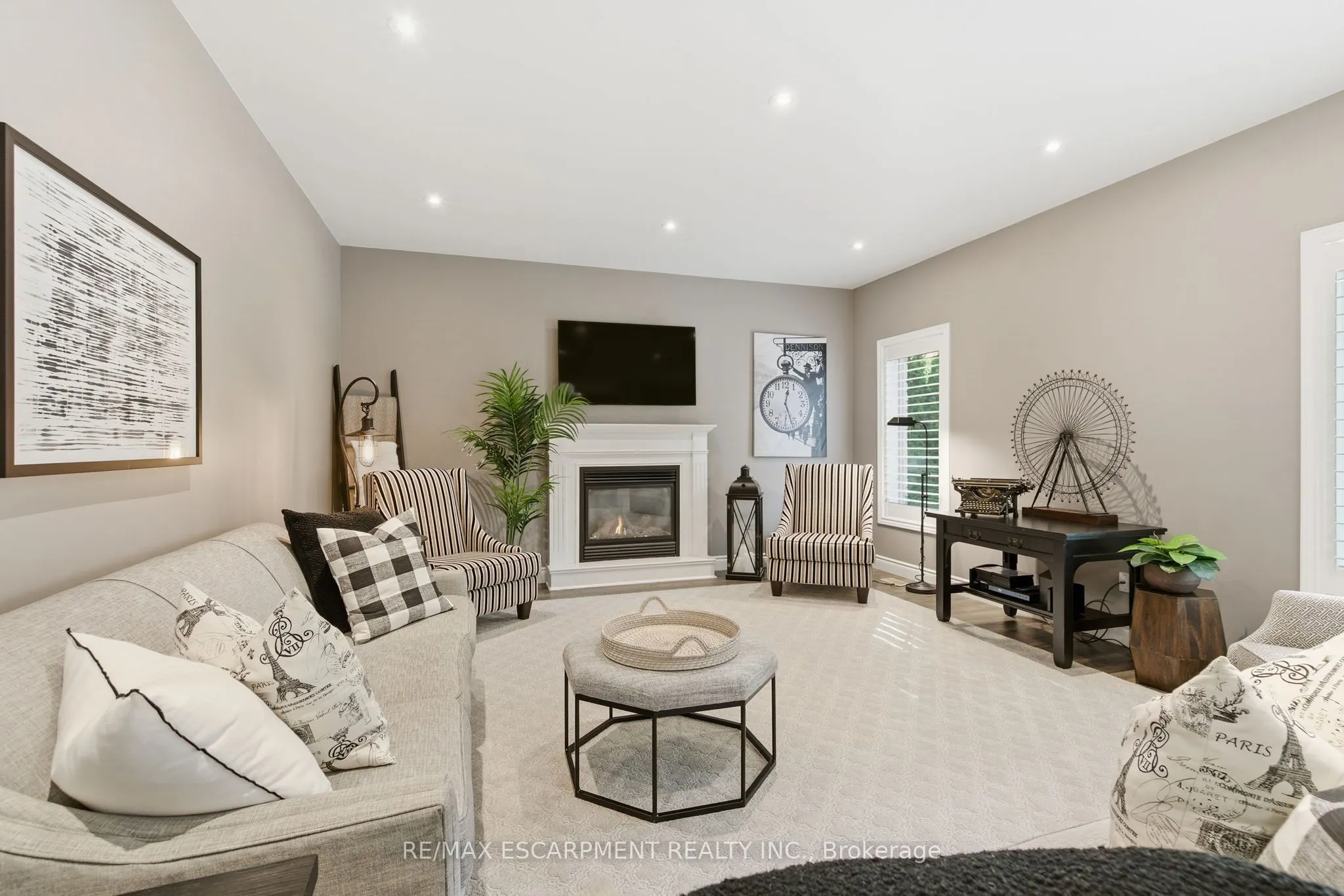 32 Hinrichs Crescent