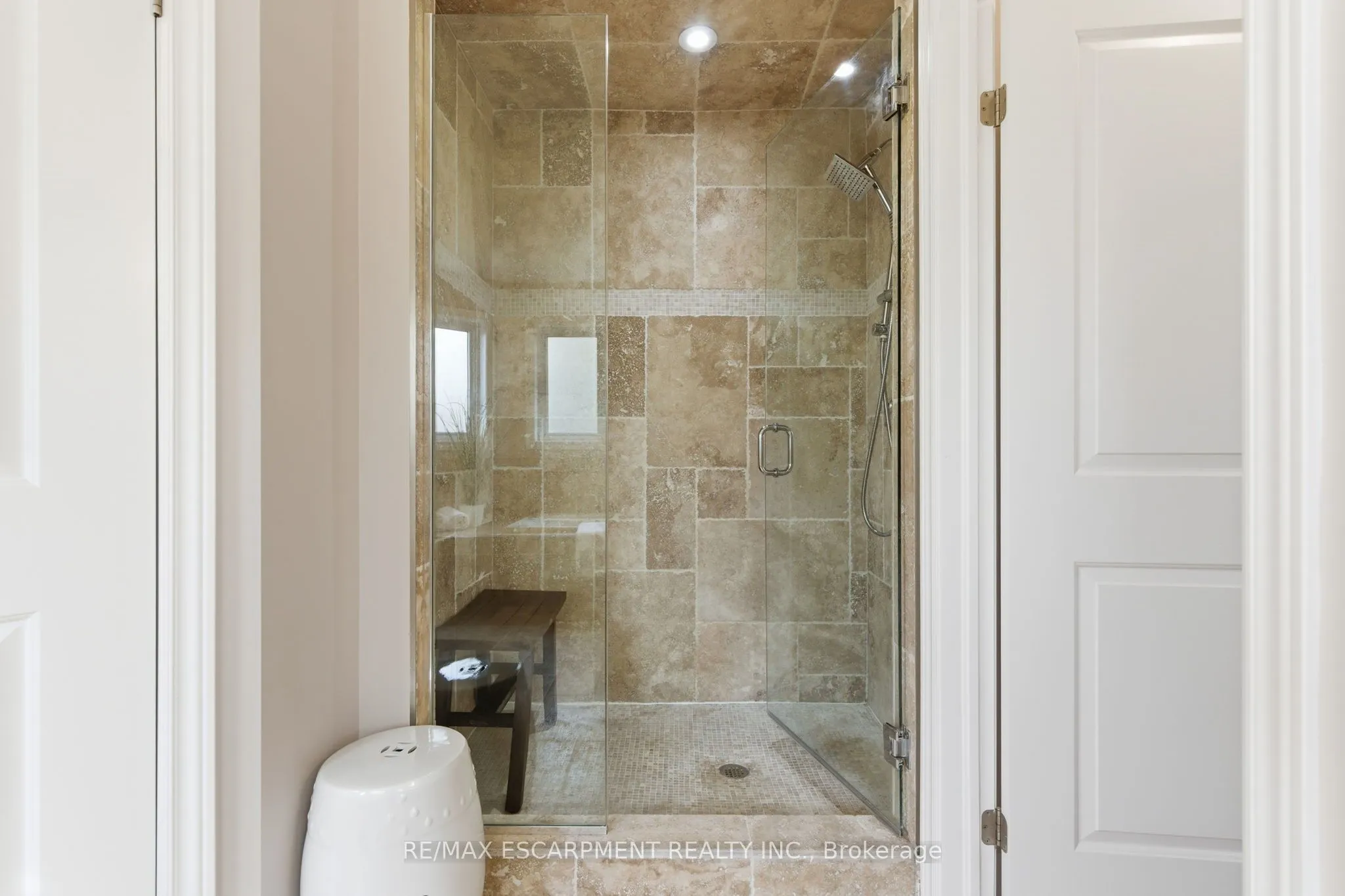 32 Hinrichs Crescent