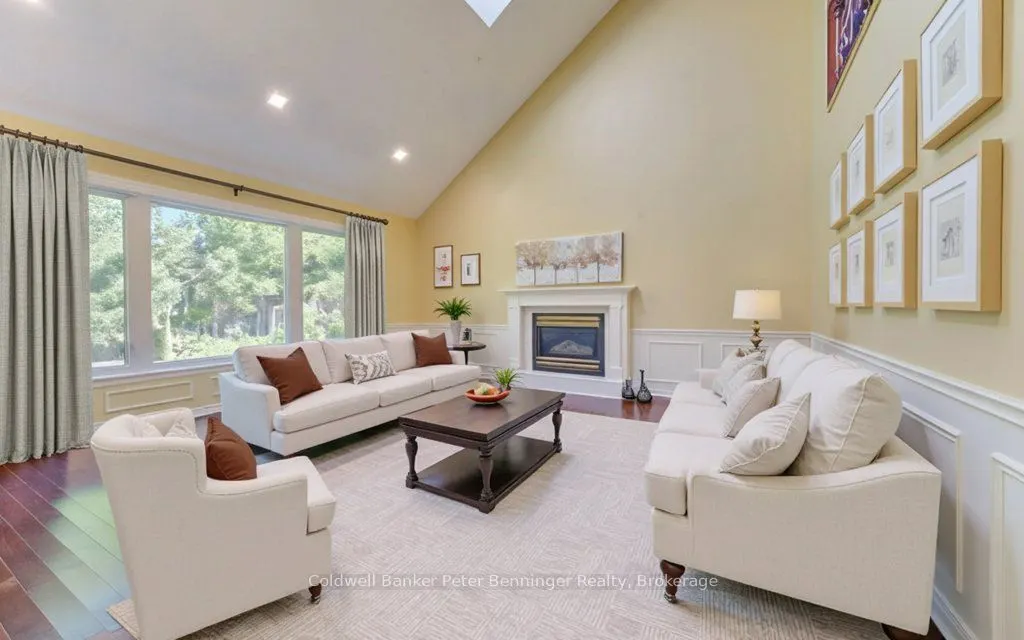 610 Stonebury Crescent