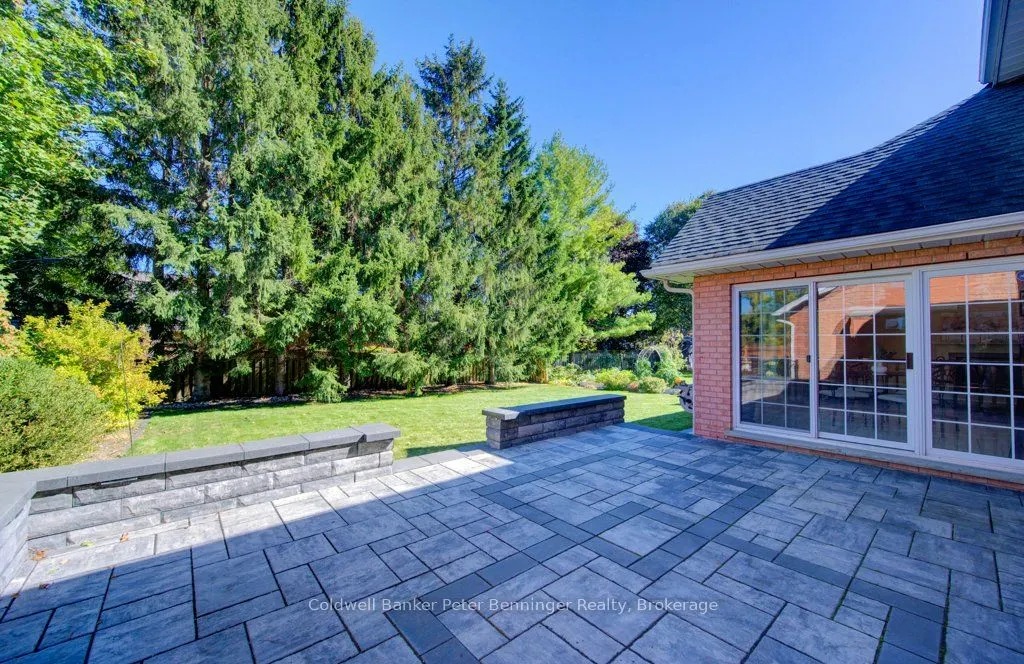 610 Stonebury Crescent