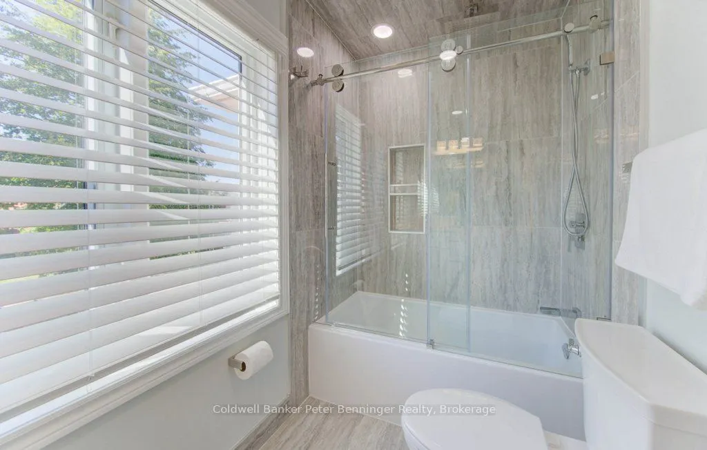 610 Stonebury Crescent