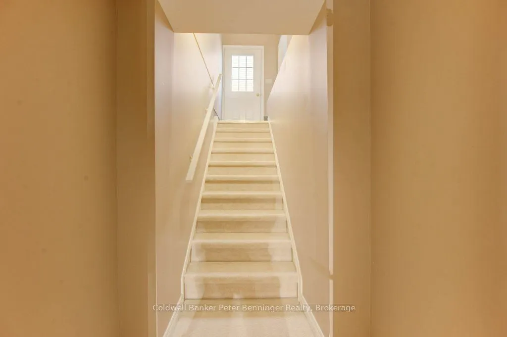 610 Stonebury Crescent