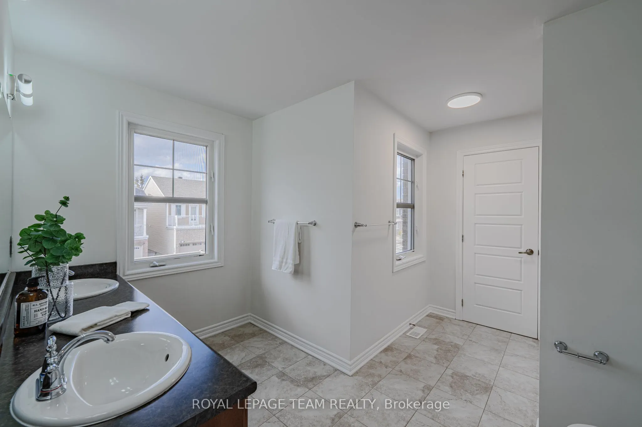 113 Lily Pond Street S