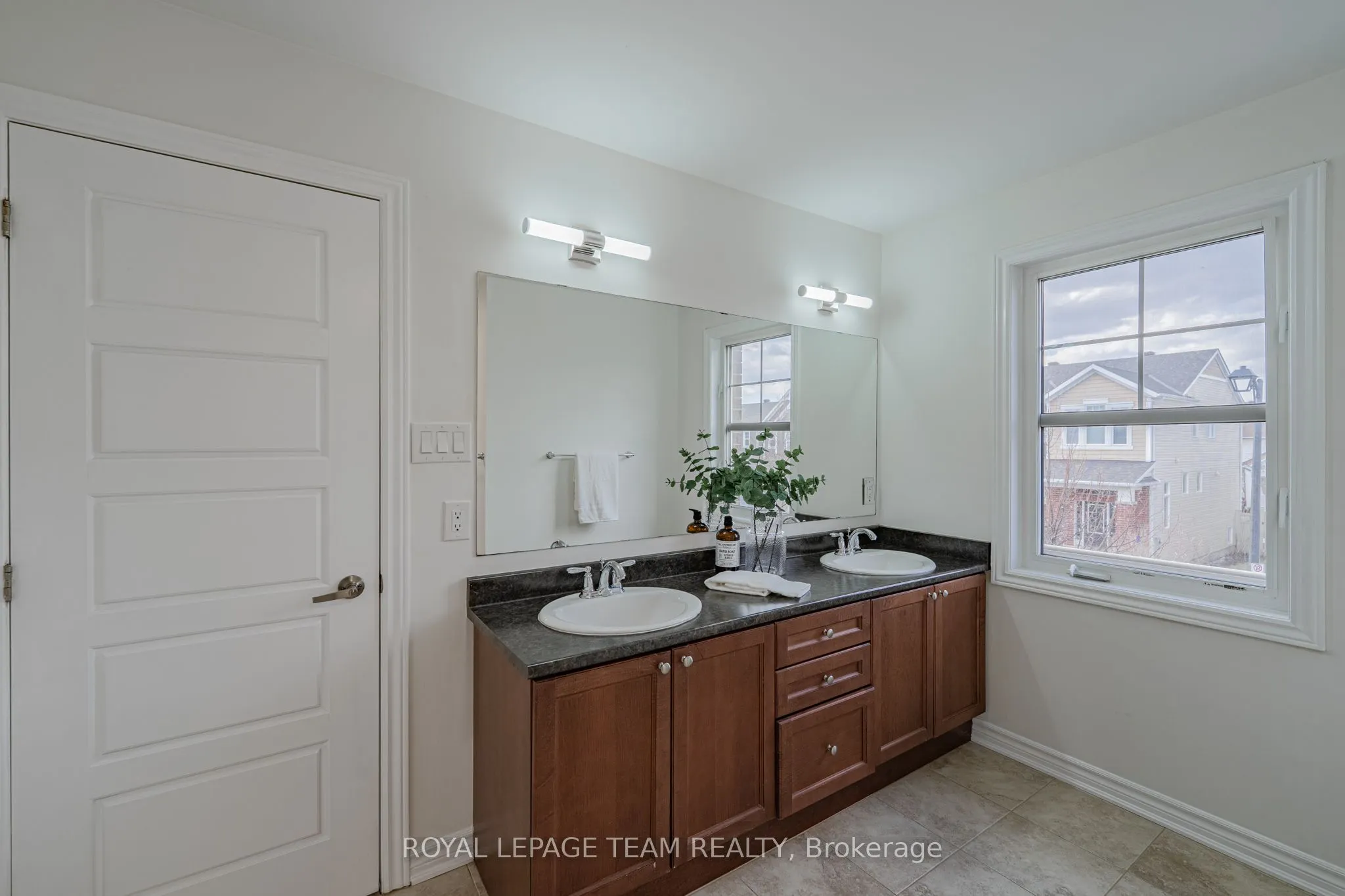 113 Lily Pond Street S