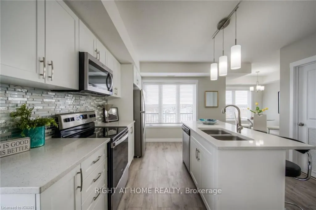 160 ROCHEFORT Street, #B-3