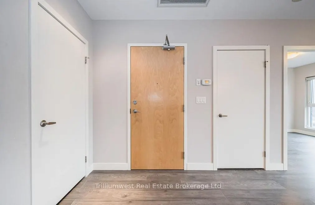 1 Victoria Street, #1204