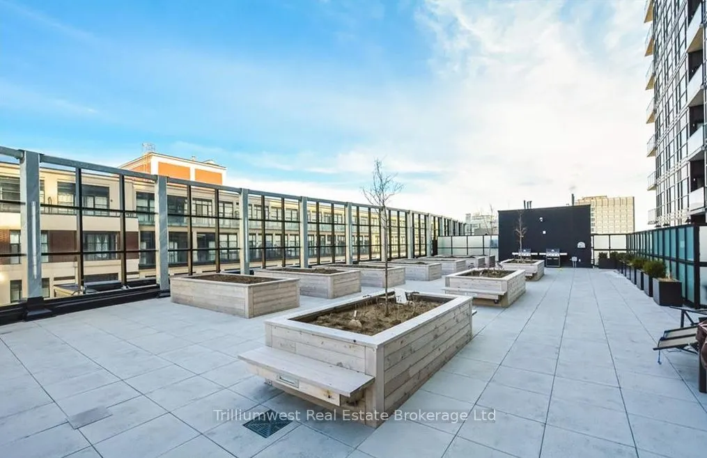 1 Victoria Street, #1204