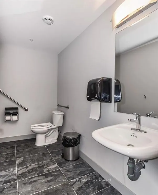 1 Victoria Street, #1204