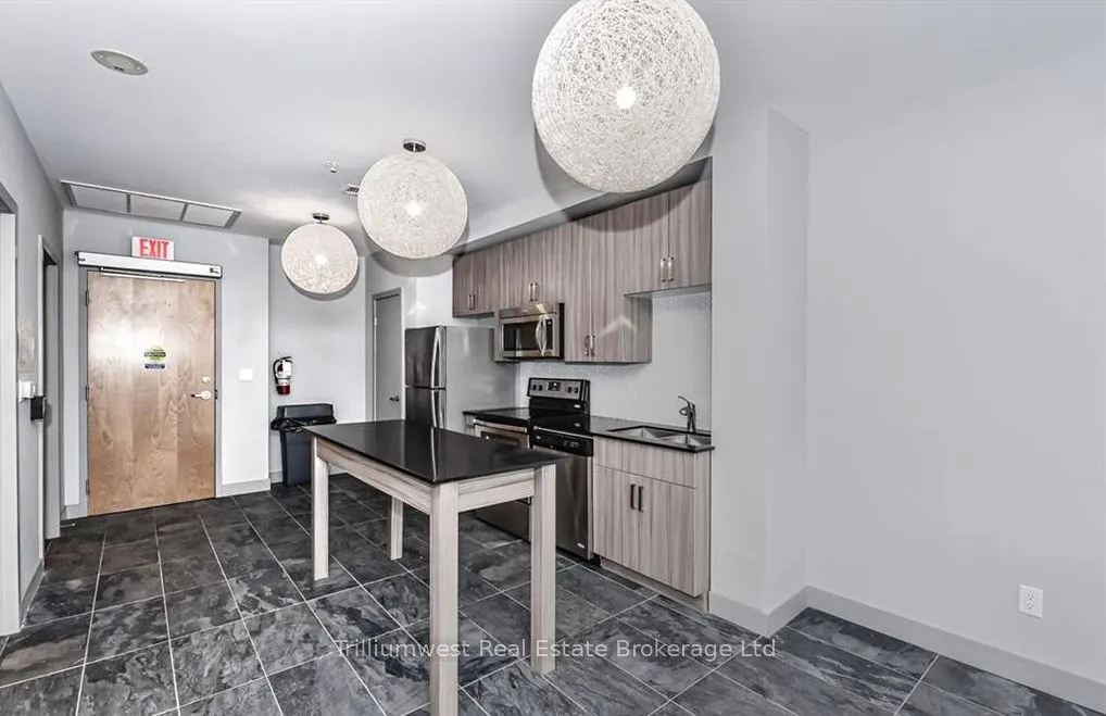 1 Victoria Street, #1204