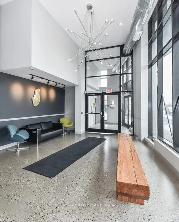 1 Victoria Street, #1204