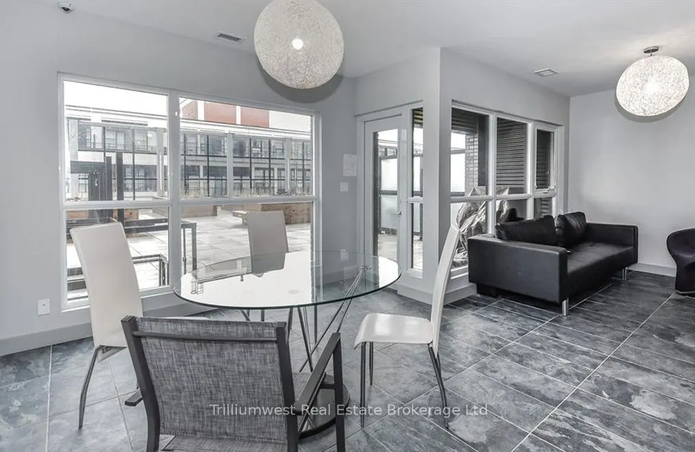 1 Victoria Street, #1204